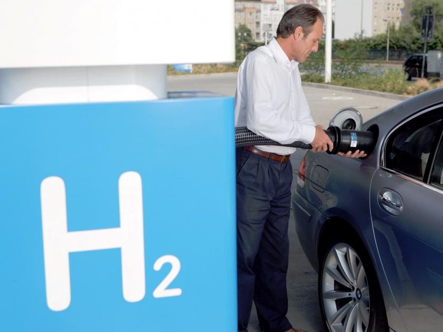  BMW Hydrogen 7 2006 года  (фото 51 из 73)